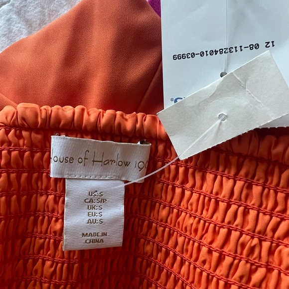 House of Harlow 1960 crop top in beautiful orange! - Picture 4 of 4